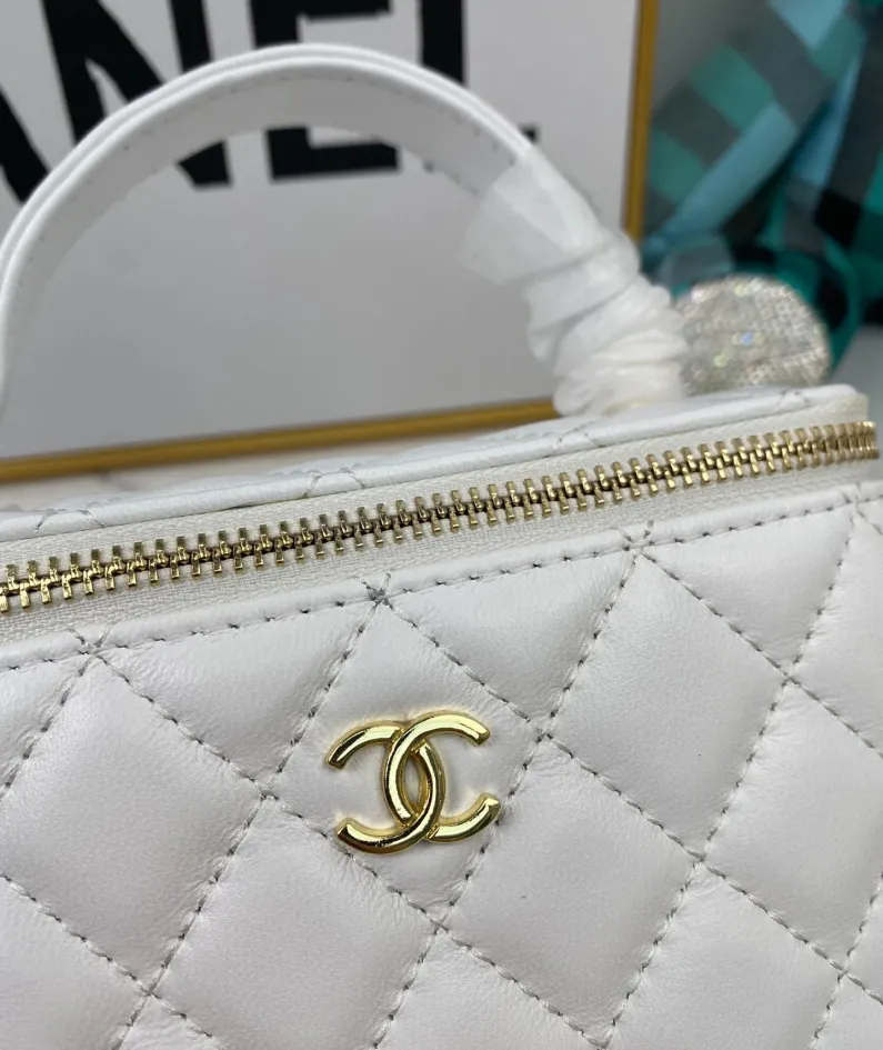 Chanel Small Square Bag Model: 8828 Size: 18/10/9