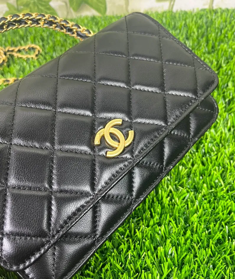 Chanel Stewardess Bag Size: 19cm Style: AP3009