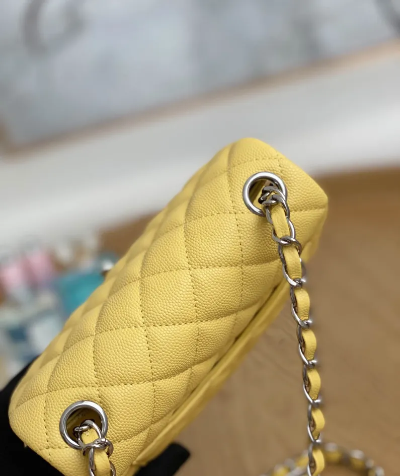 Lambskin Model: 1115 Size: 17cm