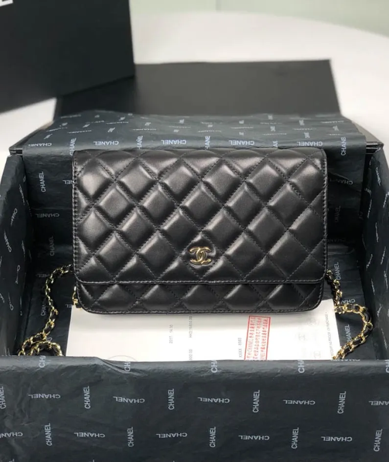 Lambskin Shoulder Chain Bag Style Number: 33814