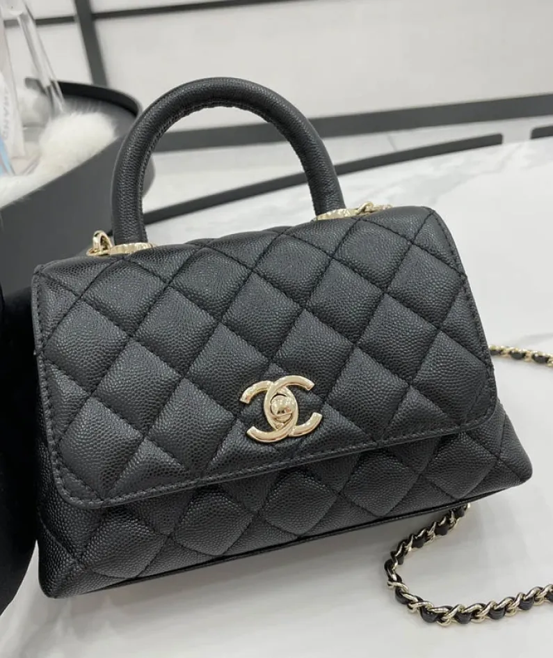 Chanel Size: 19cm*23cm*28cm Model: AS2215/92990/92991