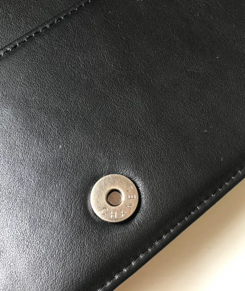 CHANEL Style: 81969 Size: 19x12.5x3cm