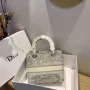 Lady D-Lite 5-panel embroidery Size: 24 x 20 x 11 cm