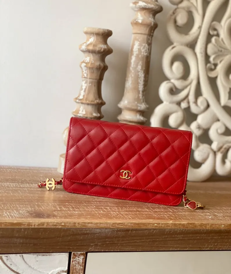 Chanel Size: 19cm Style: 81225 Red
