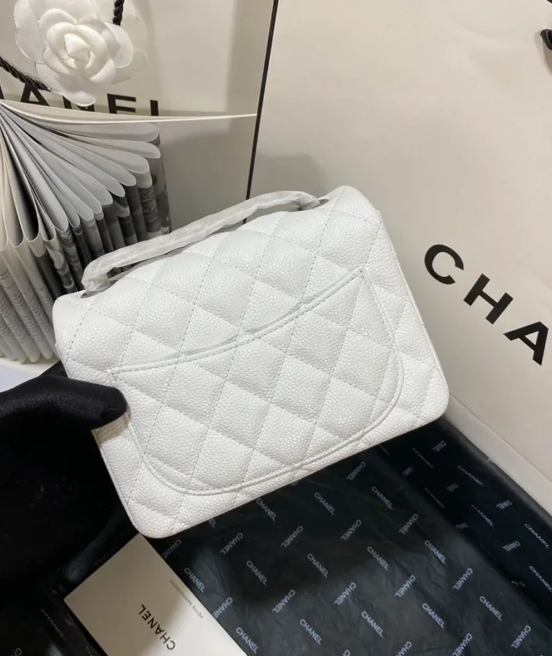 Lambskin Model: 1115 Size: 17cm