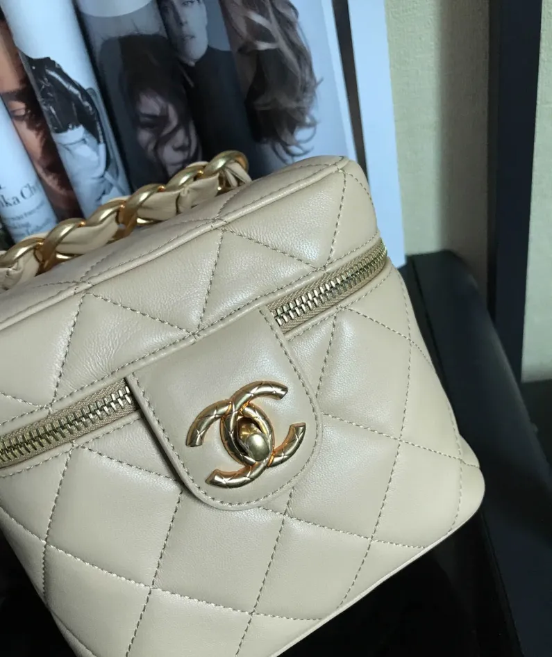 CHANEL Size: 16.5*16.5*15