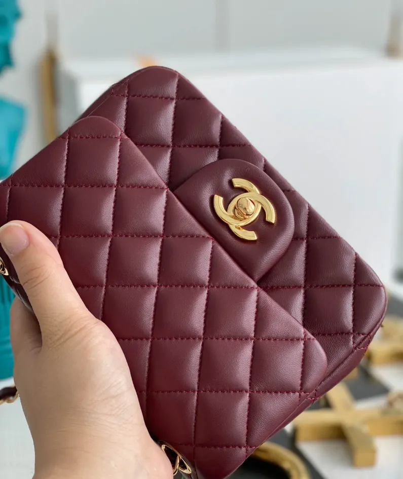 Lambskin Model: 1115 Size: 17cm