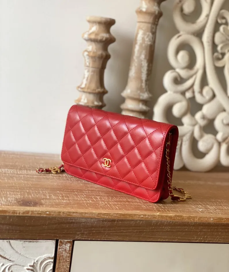 Chanel Size: 19cm Style: 81225 Red