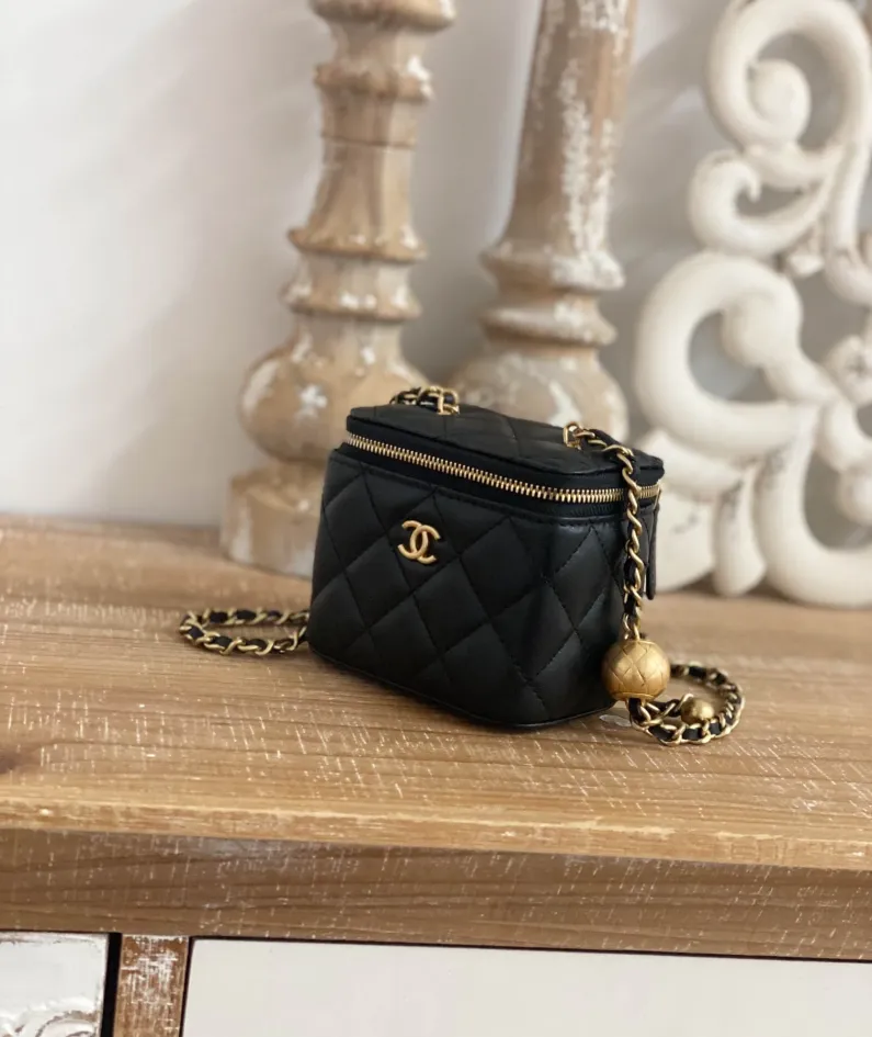 Classic Chain Size: 10.5 8.5 7cm Code: 81219