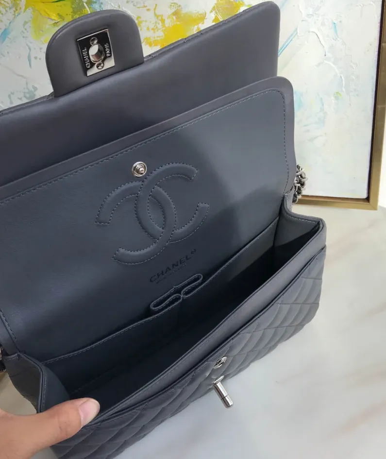 Lambskin size: 25x16x7.6cm Model: 1112#