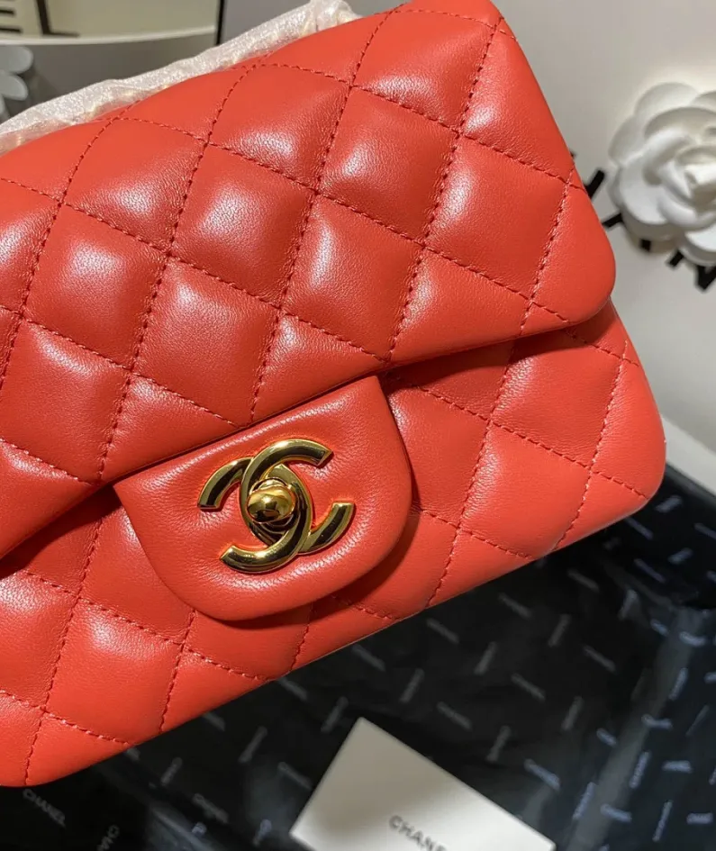 Lambskin Model: 1115 Size: 17cm
