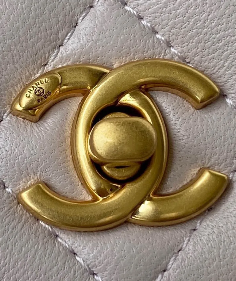 Chane Chain Pouch Size: 19cm