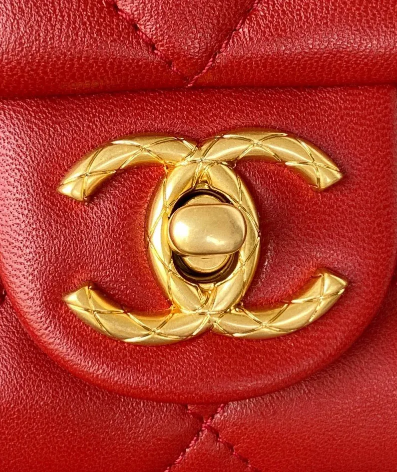 Lambskin Size: 14*22*8cm