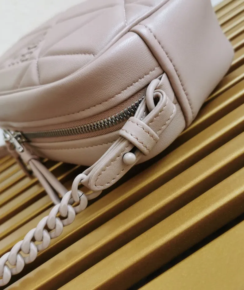 Prada shoulder bag Size: 13.5x21cm 1BH141