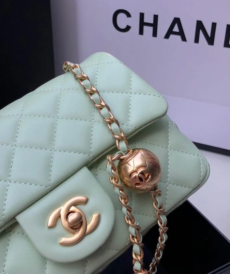 Chanel Model: S1160 Size: 26cm