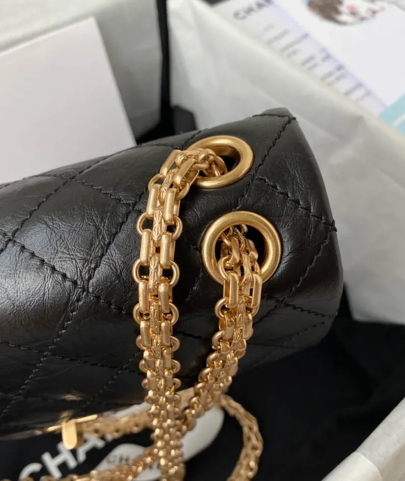Chanel square bag size: 15.5-20-6cm