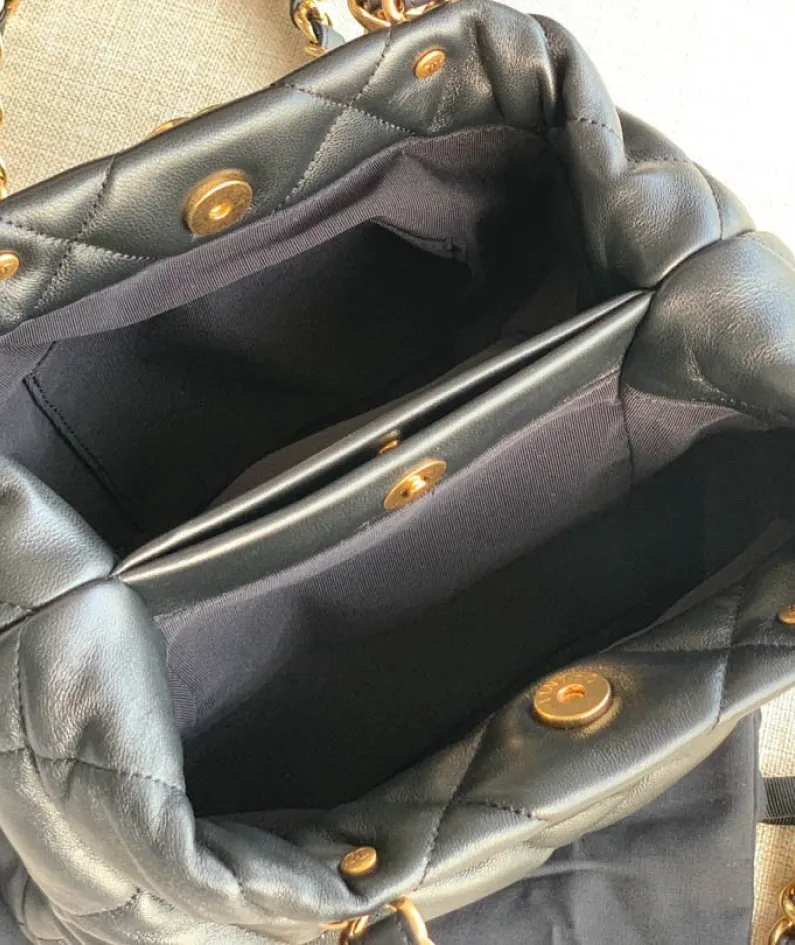 CHANEL shoulder bag Model: AS3502 Size: 24X29X10Cm