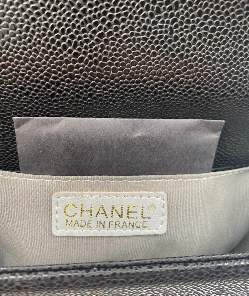 Gold Buckle Calfskin Size 20*12*7cm Model Number: 67085