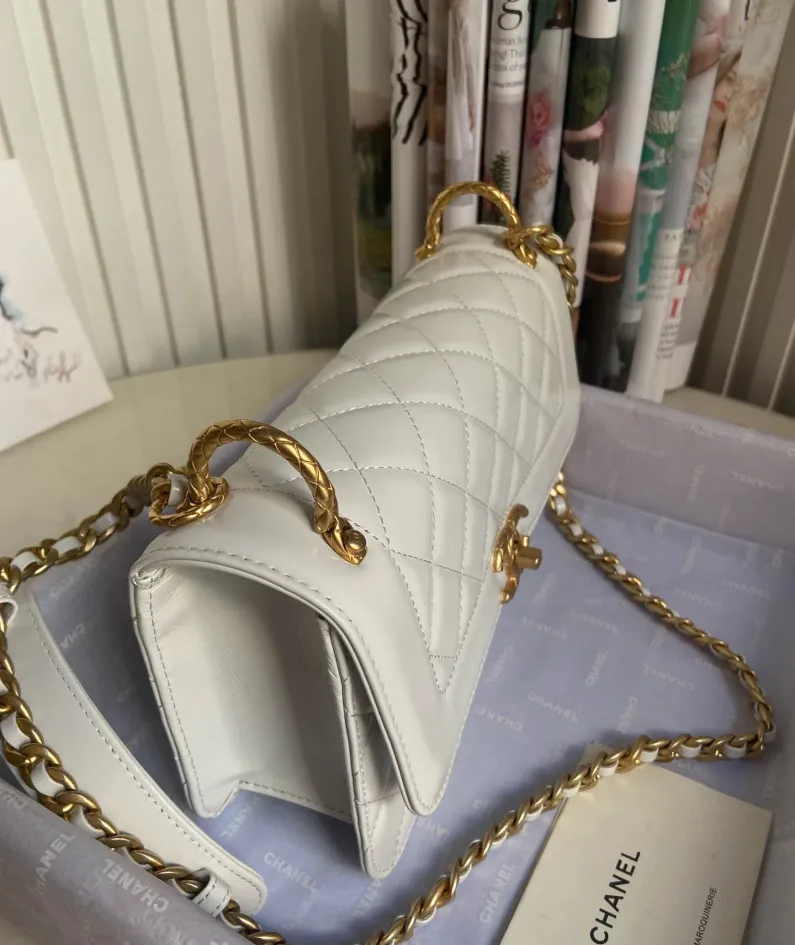 Chanel Vintage Hardware Model: AS2715 Size: 23cm