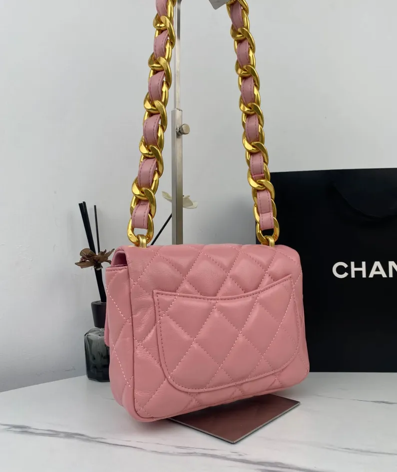Large Gold Chain Underarm Bag Model Number: As3214