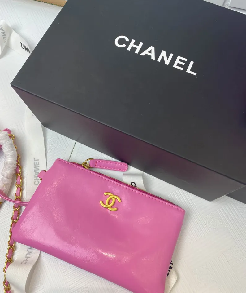 Chanel Underarm Bag Model: 8828 Size: 30*27*7 40*33*8