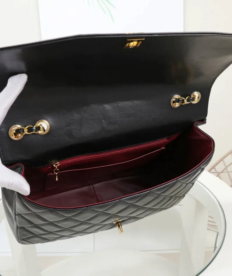 chanel sheepskin gold buckle Size: 33*23*9
