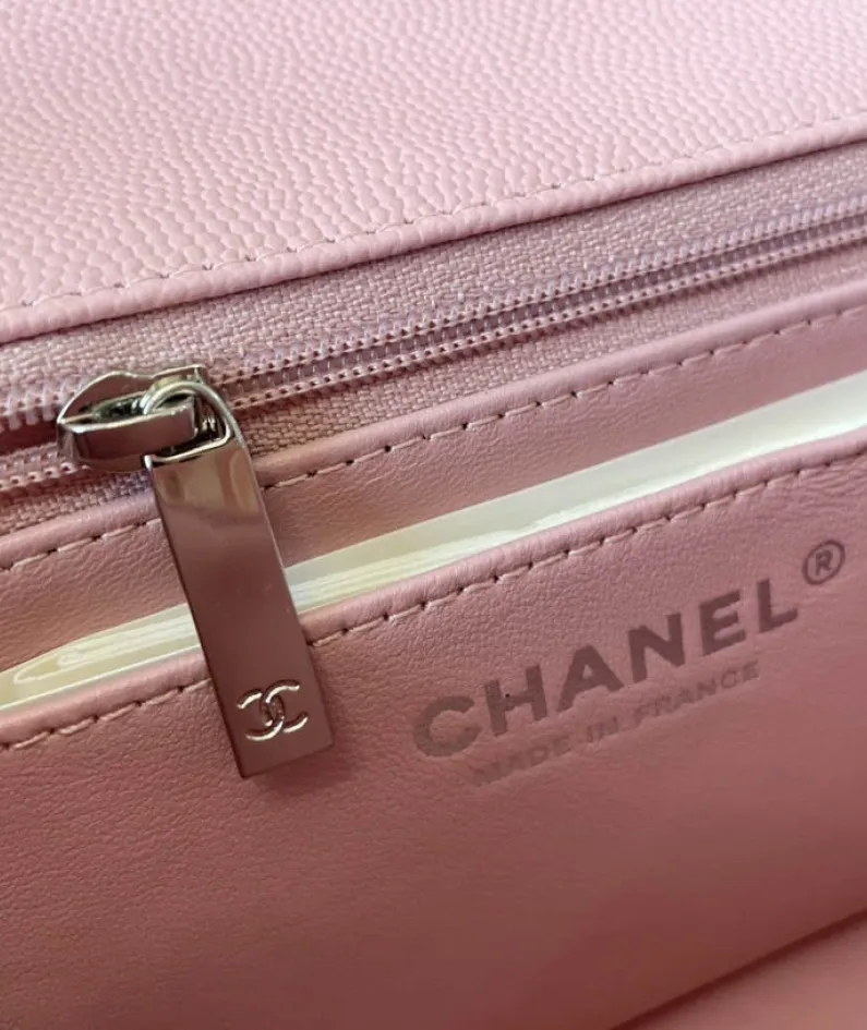 Light Silver Metal Bag Size: 20cm Ident No.: 01116