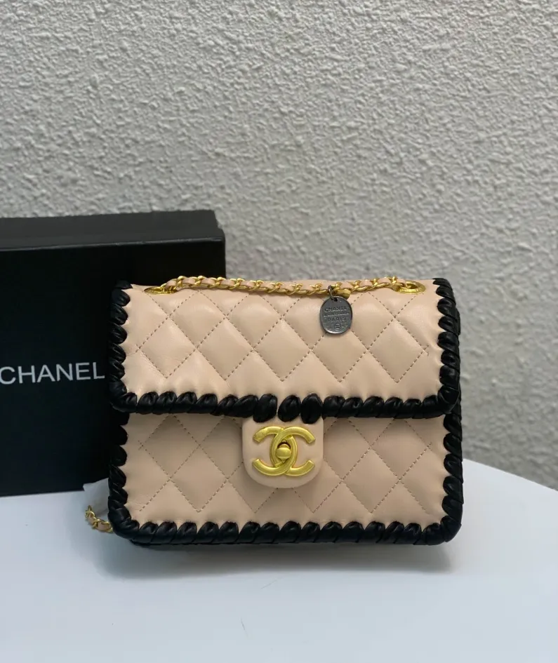 Lambskin Size: 24cm