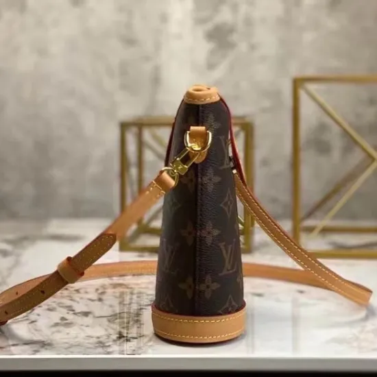 Louis Vuitton Medium Vintage Bag Series Size: 14.5*18*6.5cm