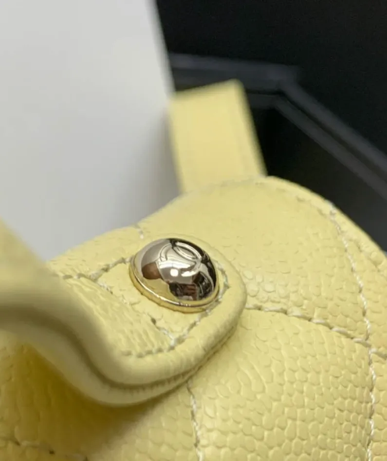 Classic and stylish Size: 10.5*15*5*cm Ident No.: 99190