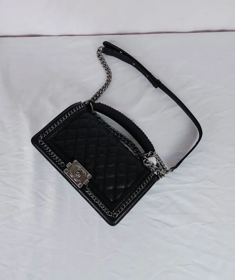 Lambskin Size: 25*16*9cm Style: 67086-1