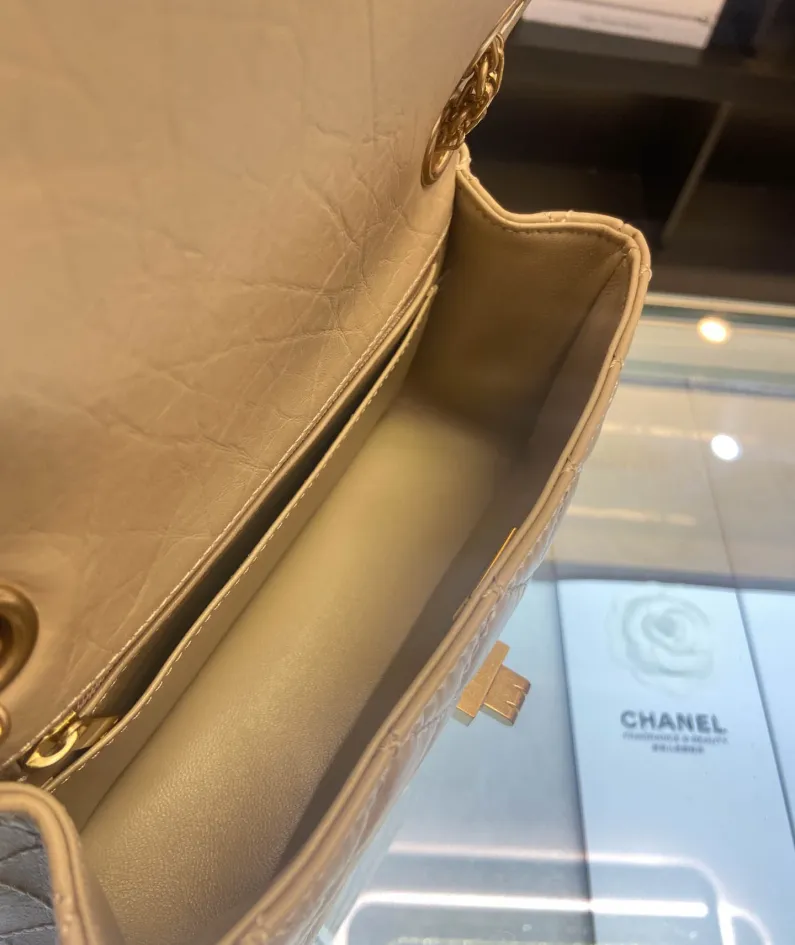 CHANEL square bag Size: 20cm