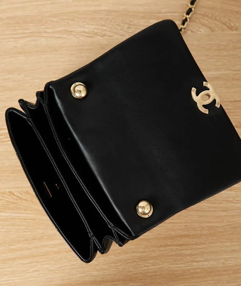 Lambskin Style: AS3366 Size: 20X9X13.5Cm