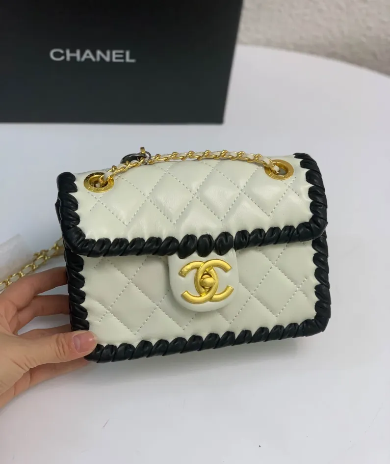Lambskin Size: 19cm