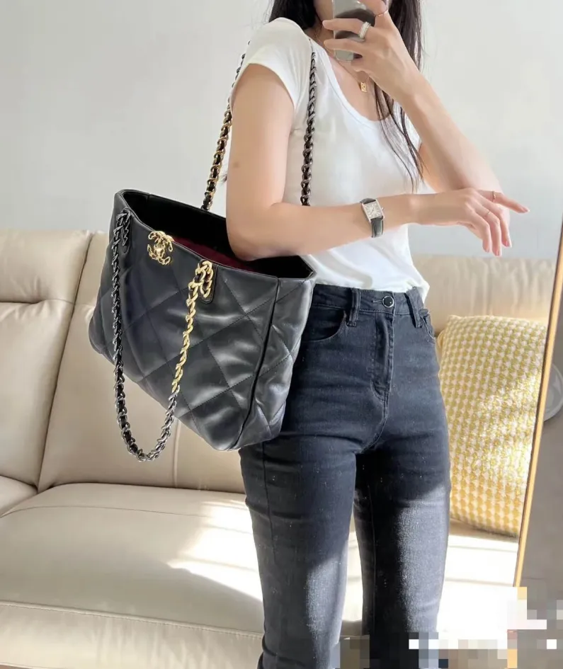 Lambskin Model: AS3519 Size: 30*37*10cm