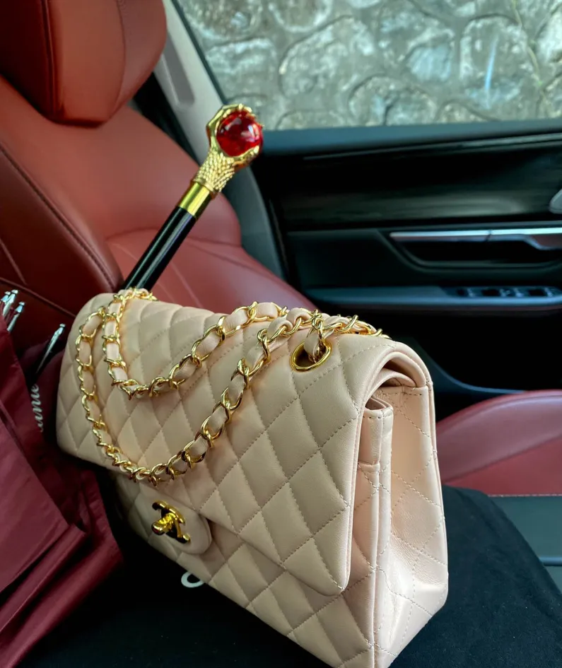 Cowhide Ball Pattern Kueh Pink Model: -A01112 Size: -25.5*15.5*6.5