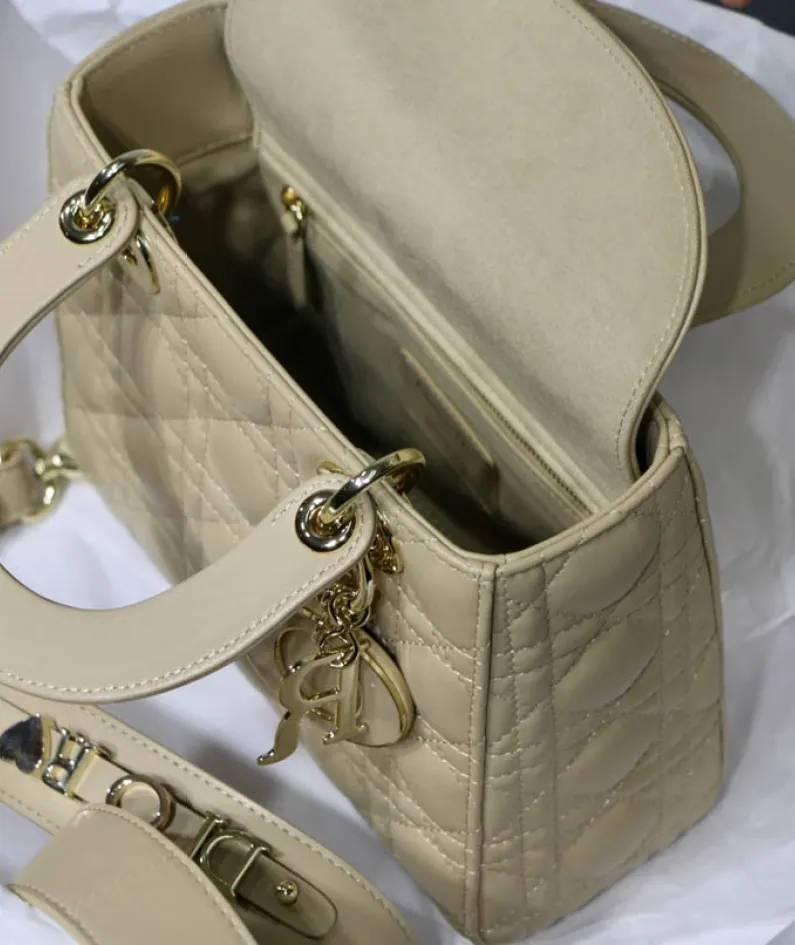 Size: 20x16.5x 8cm