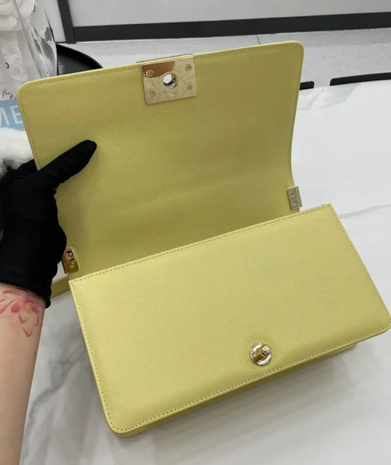 Diamond ball calfskin Size: 25cm