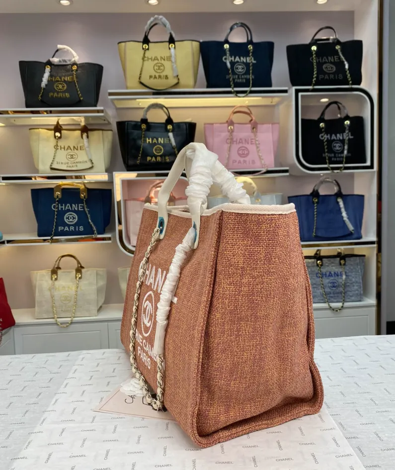 Chanel Shoulder Bag Size: 38*20*30cm Model Number: 8818 Light Plum Red