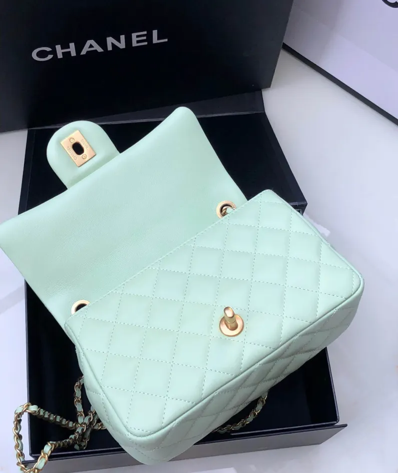 Chanel Model: S1160 Size: 26cm