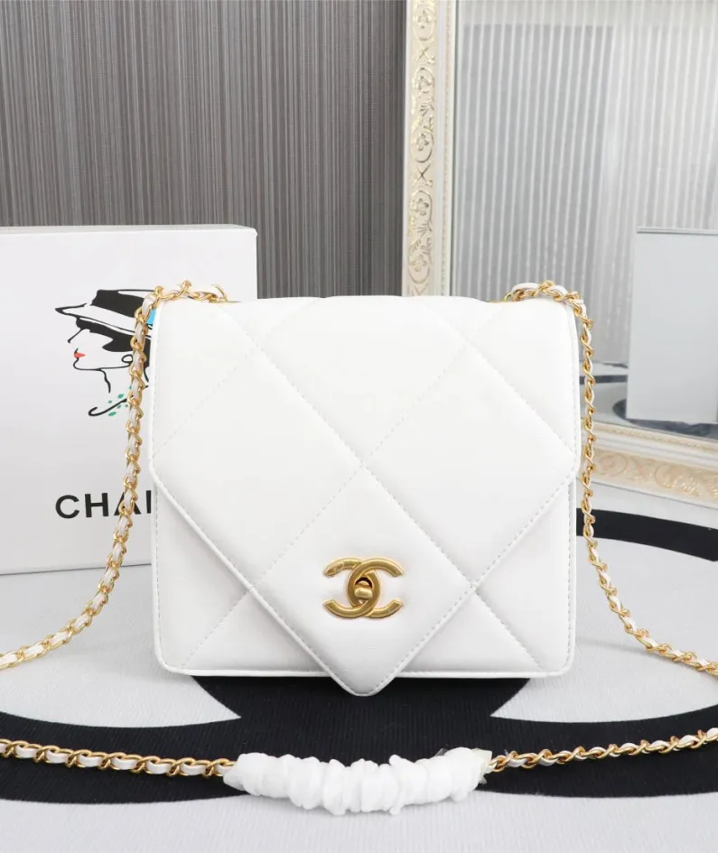 Chanel Size: 20*6*21cm Style: 7707