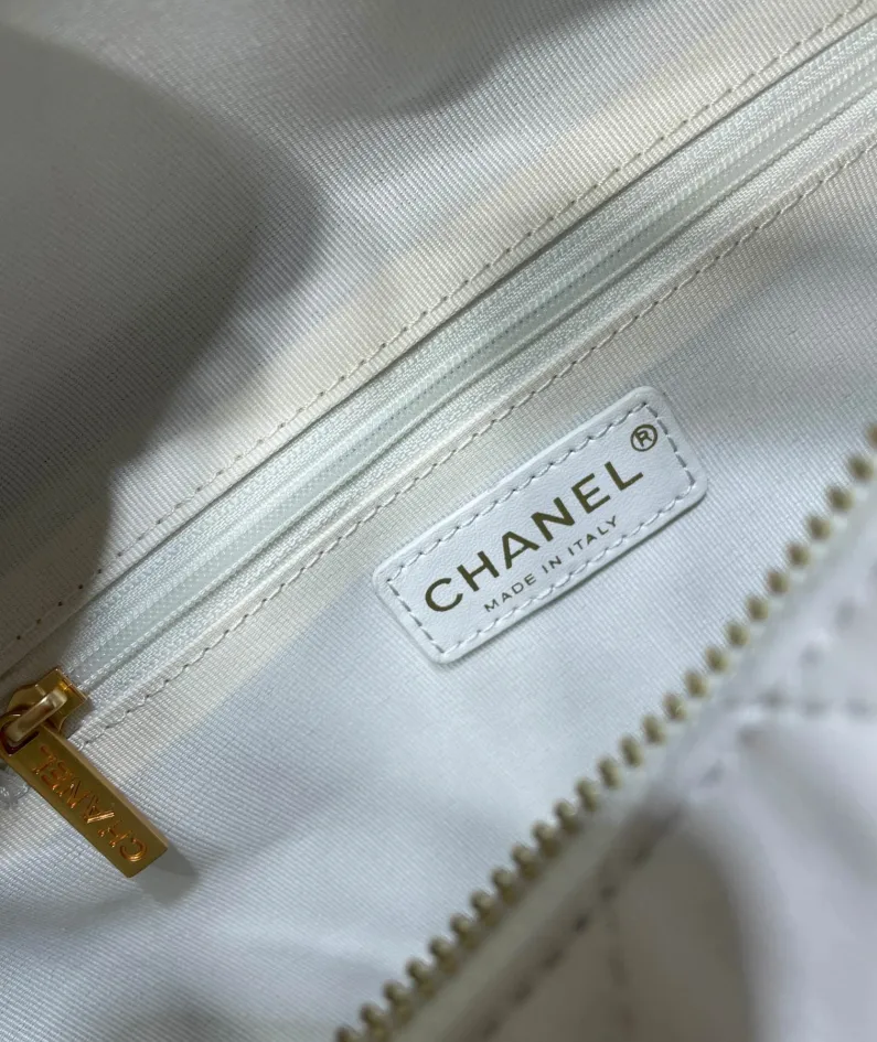 Chanel shoulder bag size: 22*10*15