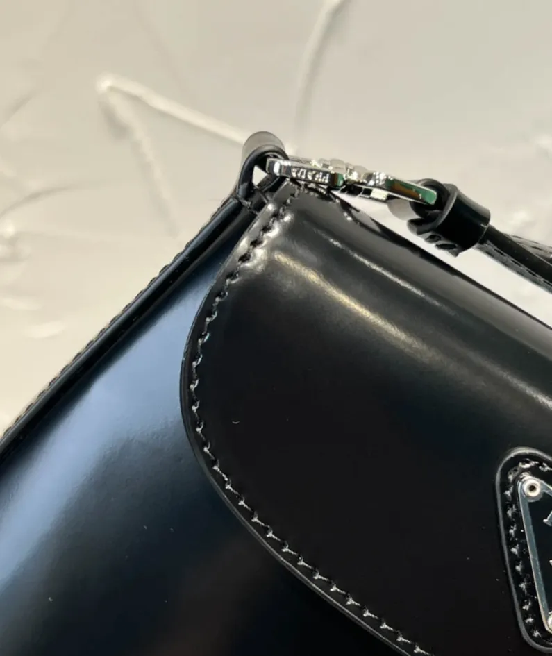 Prada Cleo Series Handbag Size: 17x14.5cm 1BH188