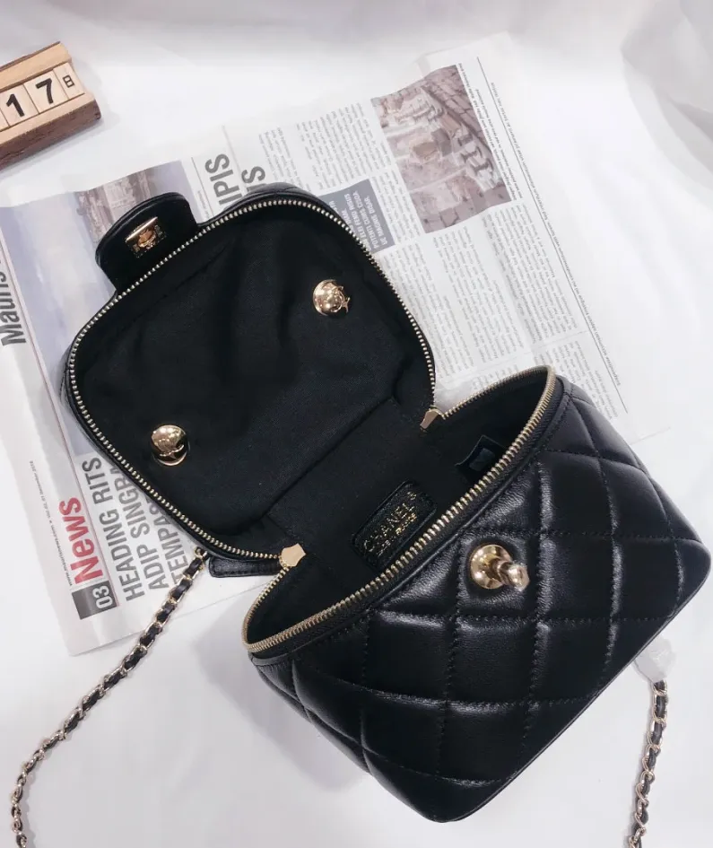 Chanel Shoulder Bag Size: 17*14*14