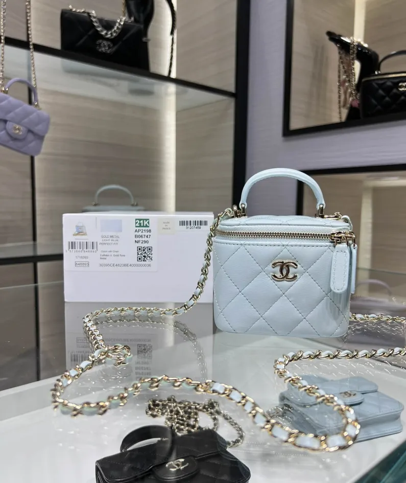 Hand Cosmetic Bag Model: AP2198 Size: 11*8.5*7cm