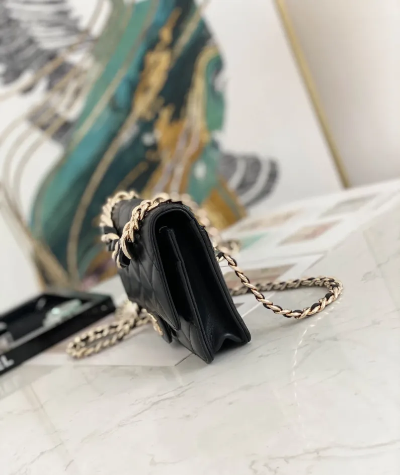 Lambskin Size: 19cm Style: 81171