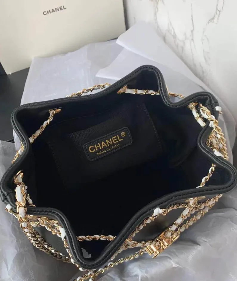 Chanel size: 21X23X13cm