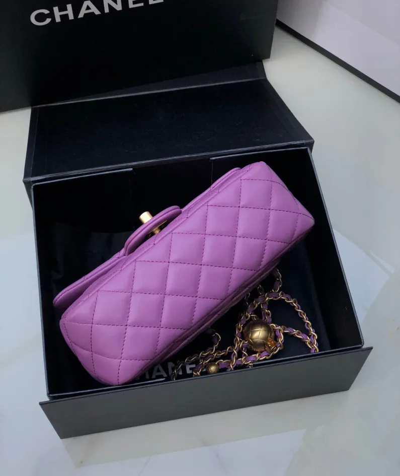 Chanel Model: S1160 Size: 26cm