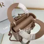 Size: 17 x 7.5x 14cm