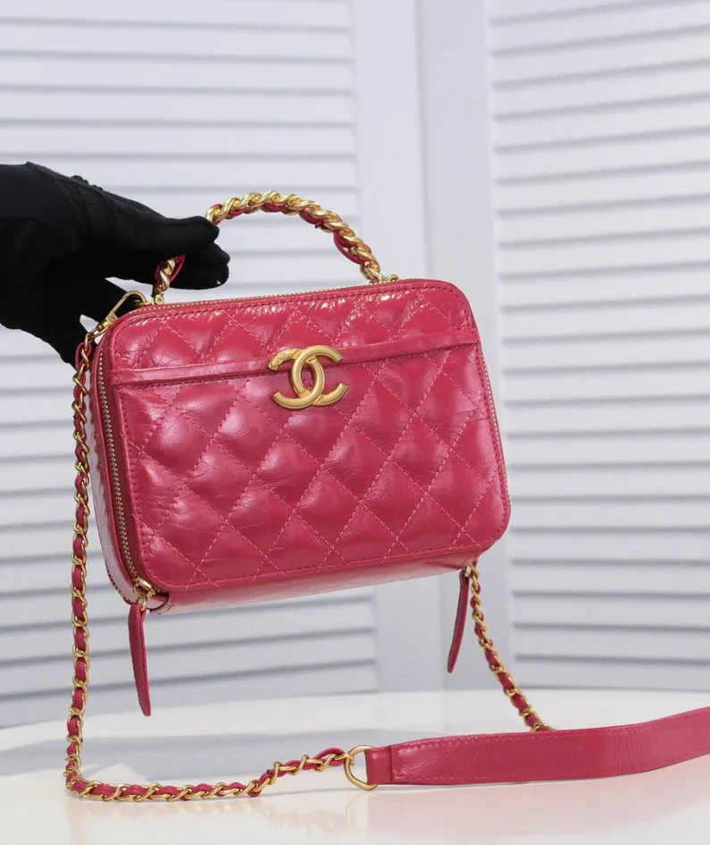 Chanel Size: Large 13.5*18.5x7.5cm Style Number: 9055